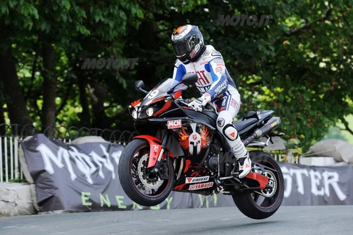Esperienza indimenticabile per Lorenzo e Nieto al Tourist Trophy 2010 (11)