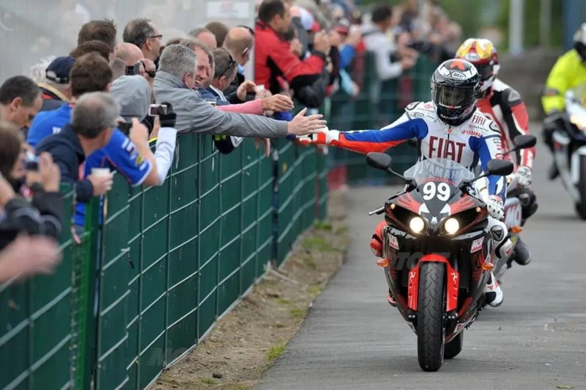 Esperienza indimenticabile per Lorenzo e Nieto al Tourist Trophy 2010 (13)