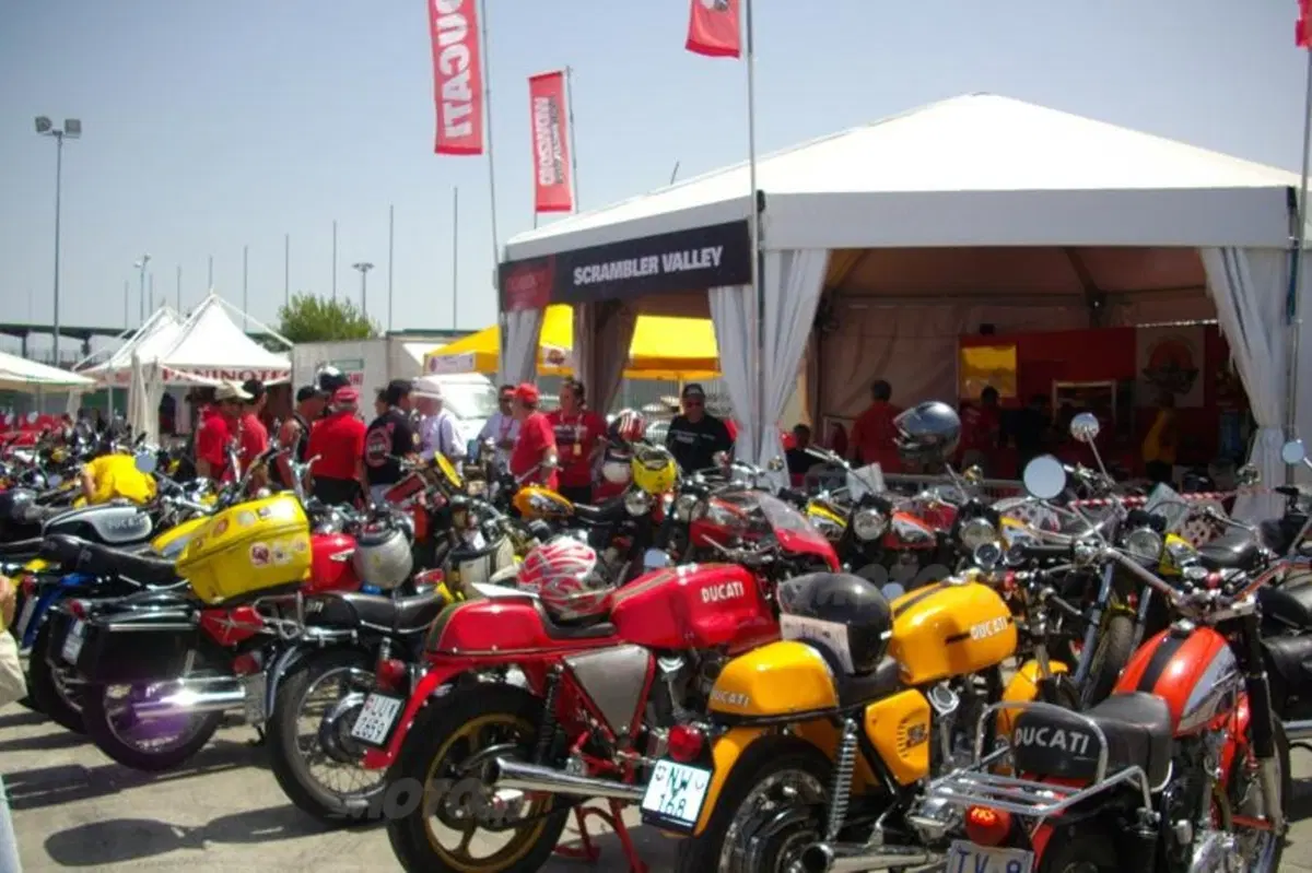 WDW2010. Marea rossa a Misano (10)