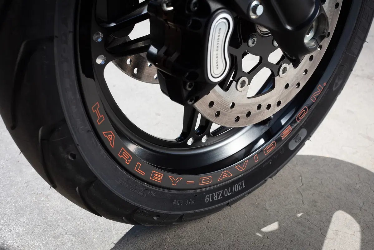 Harley-Davidson FXDR 114. La power cruiser di Milwaukee (6)
