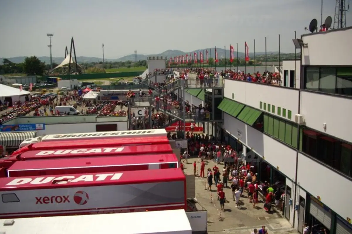 WDW2010. Marea rossa a Misano (13)