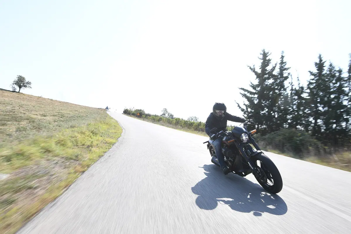 Harley-Davidson FXDR 114. La power cruiser di Milwaukee (6)
