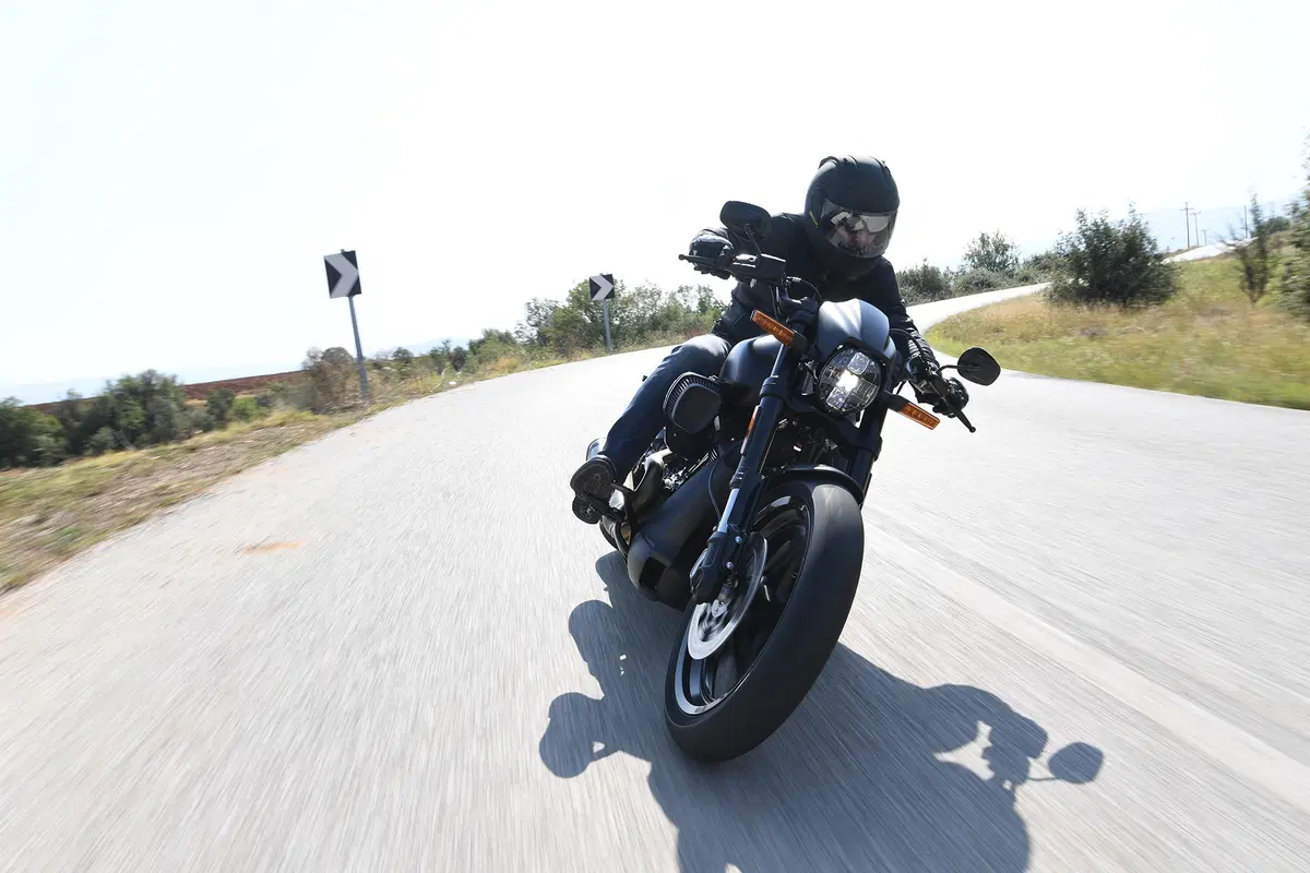Harley-Davidson FXDR 114. La power cruiser di Milwaukee (13)