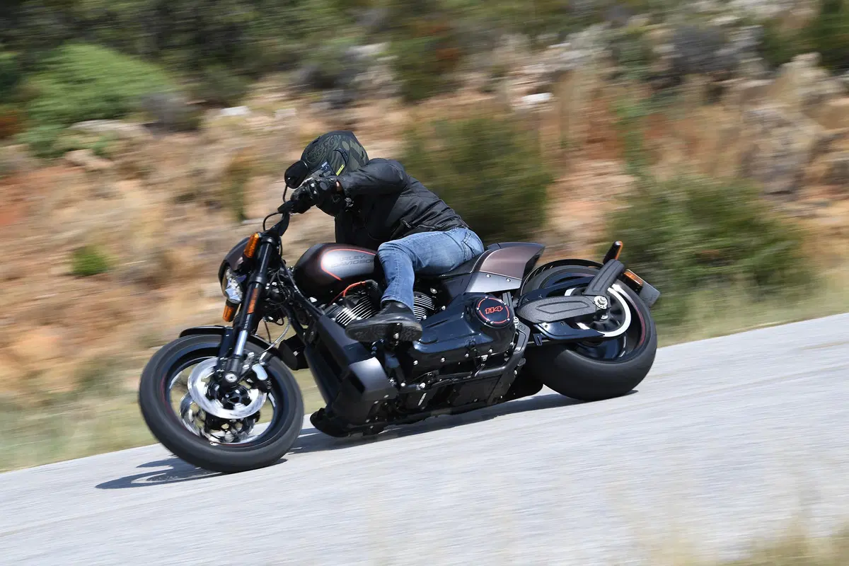 Harley-Davidson FXDR 114. La power cruiser di Milwaukee (15)