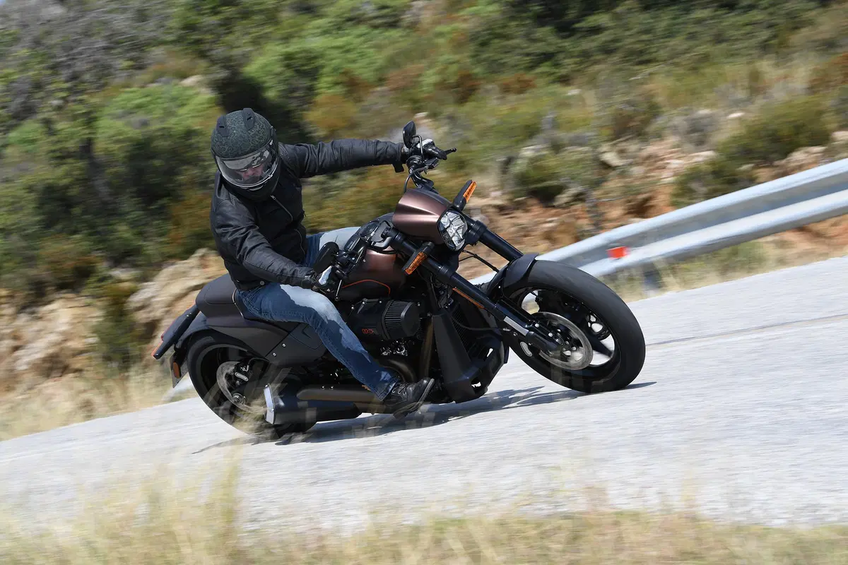 Harley-Davidson FXDR 114. La power cruiser di Milwaukee (16)