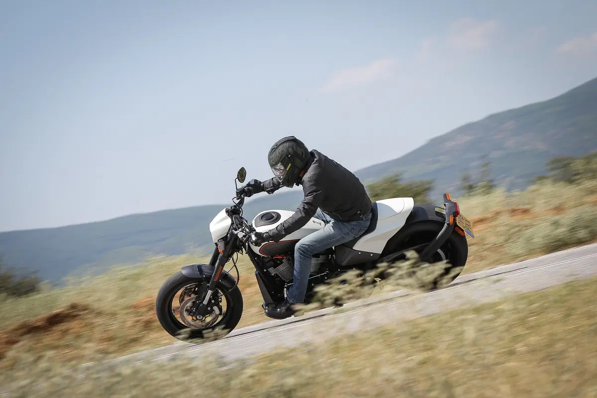 Harley-Davidson FXDR 114. La power cruiser di Milwaukee (19)