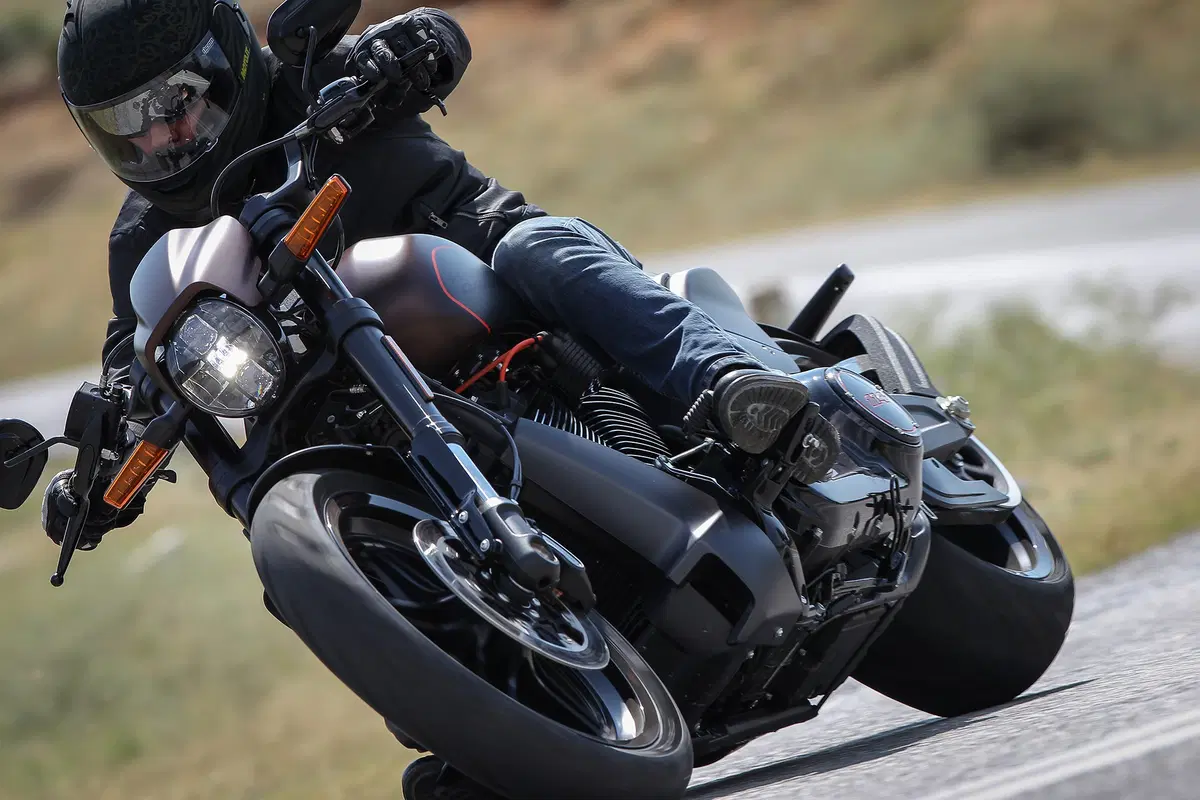 Harley-Davidson FXDR 114. La power cruiser di Milwaukee (2)