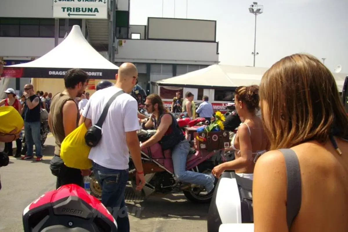 WDW2010. Marea rossa a Misano (16)