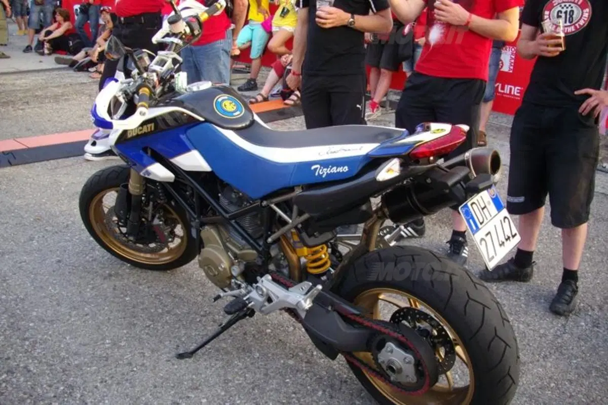 WDW2010. Marea rossa a Misano (19)