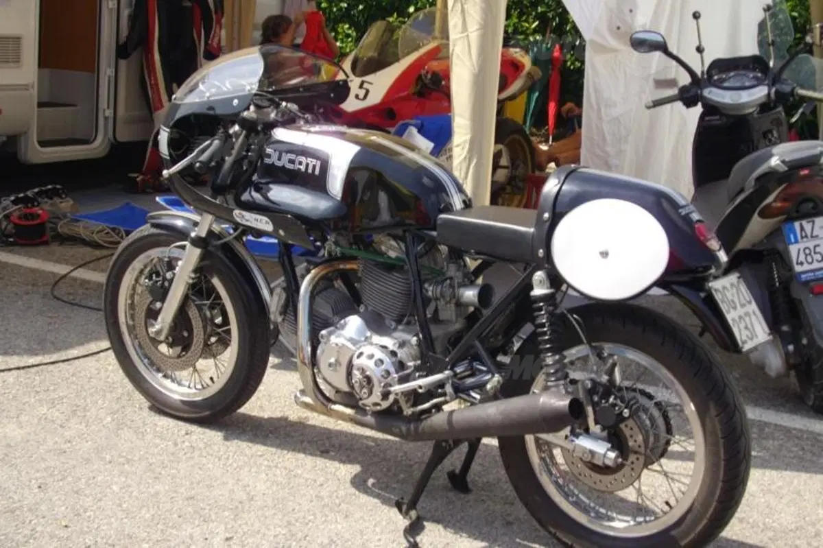 WDW2010. Marea rossa a Misano (22)