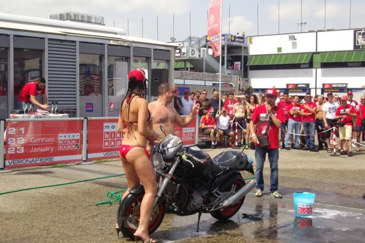 WDW2010. Marea rossa a Misano (23)
