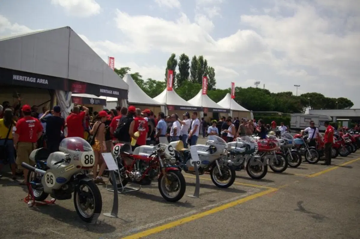 WDW2010. Marea rossa a Misano (24)