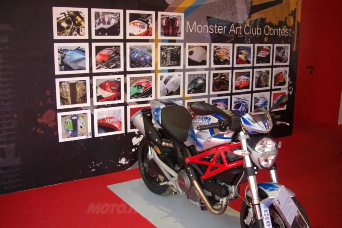 WDW2010. Marea rossa a Misano (27)