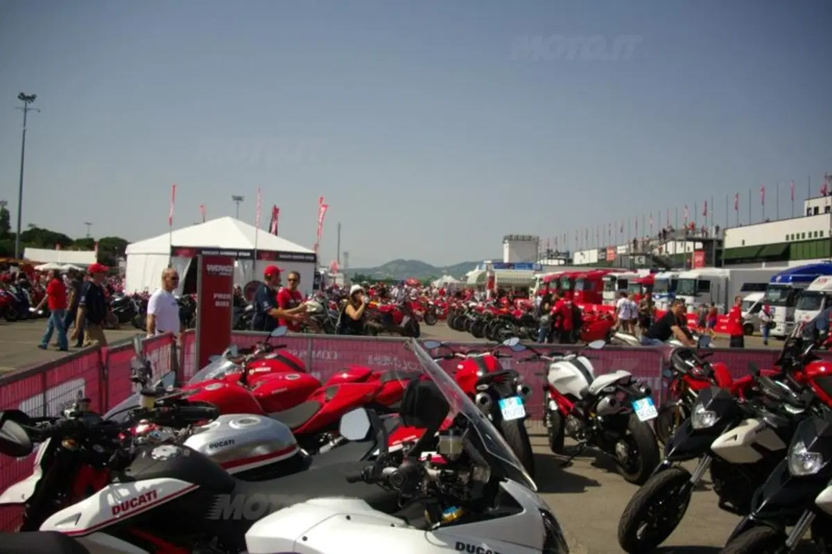 WDW2010. Marea rossa a Misano (29)