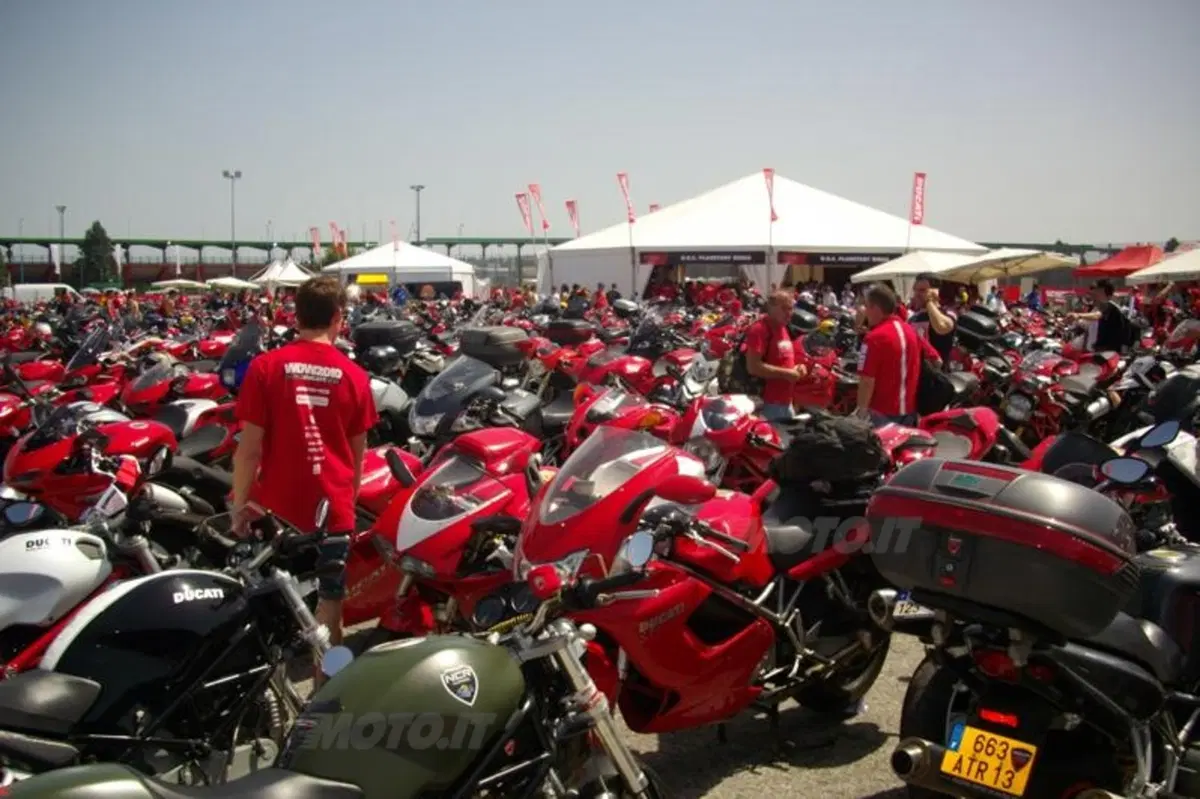 WDW2010. Marea rossa a Misano (31)