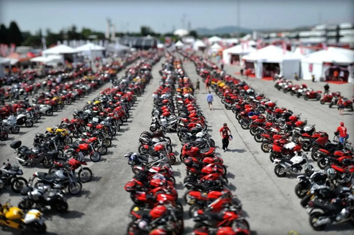 WDW2010. Marea rossa a Misano (37)