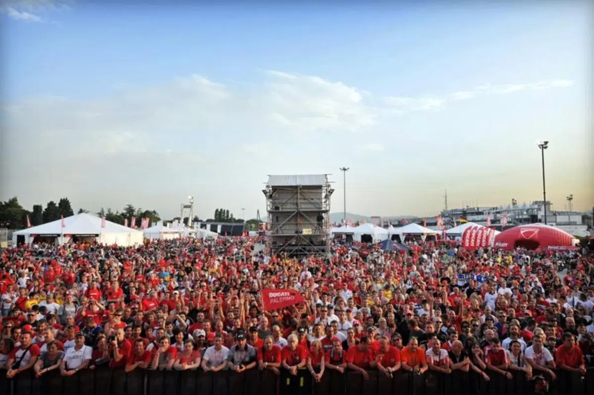 WDW2010. Marea rossa a Misano (43)