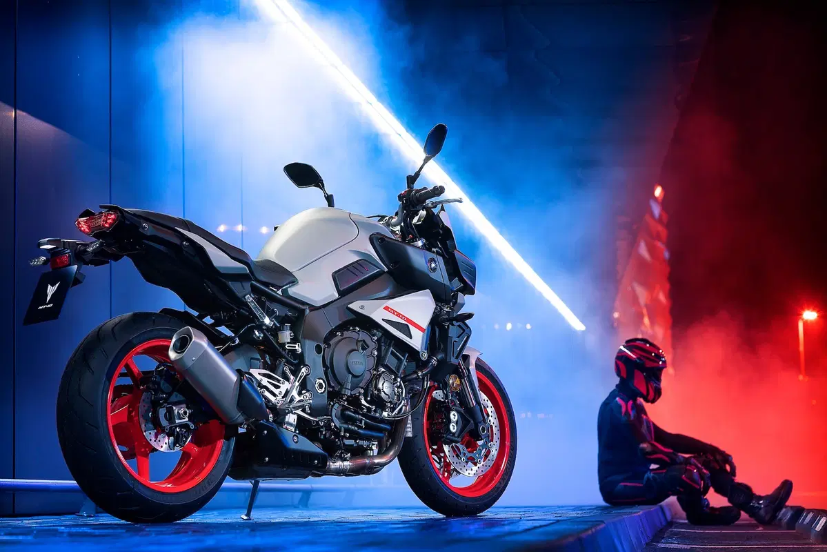 Yamaha MT-09, MT-07, MT-10, MT-125 2019: nuova colorazione Ice Fluo (11)