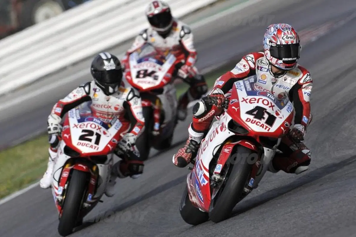 Il Team Ducati ha finito i test in pista con Haga, Fabrizio e Bayliss (3)