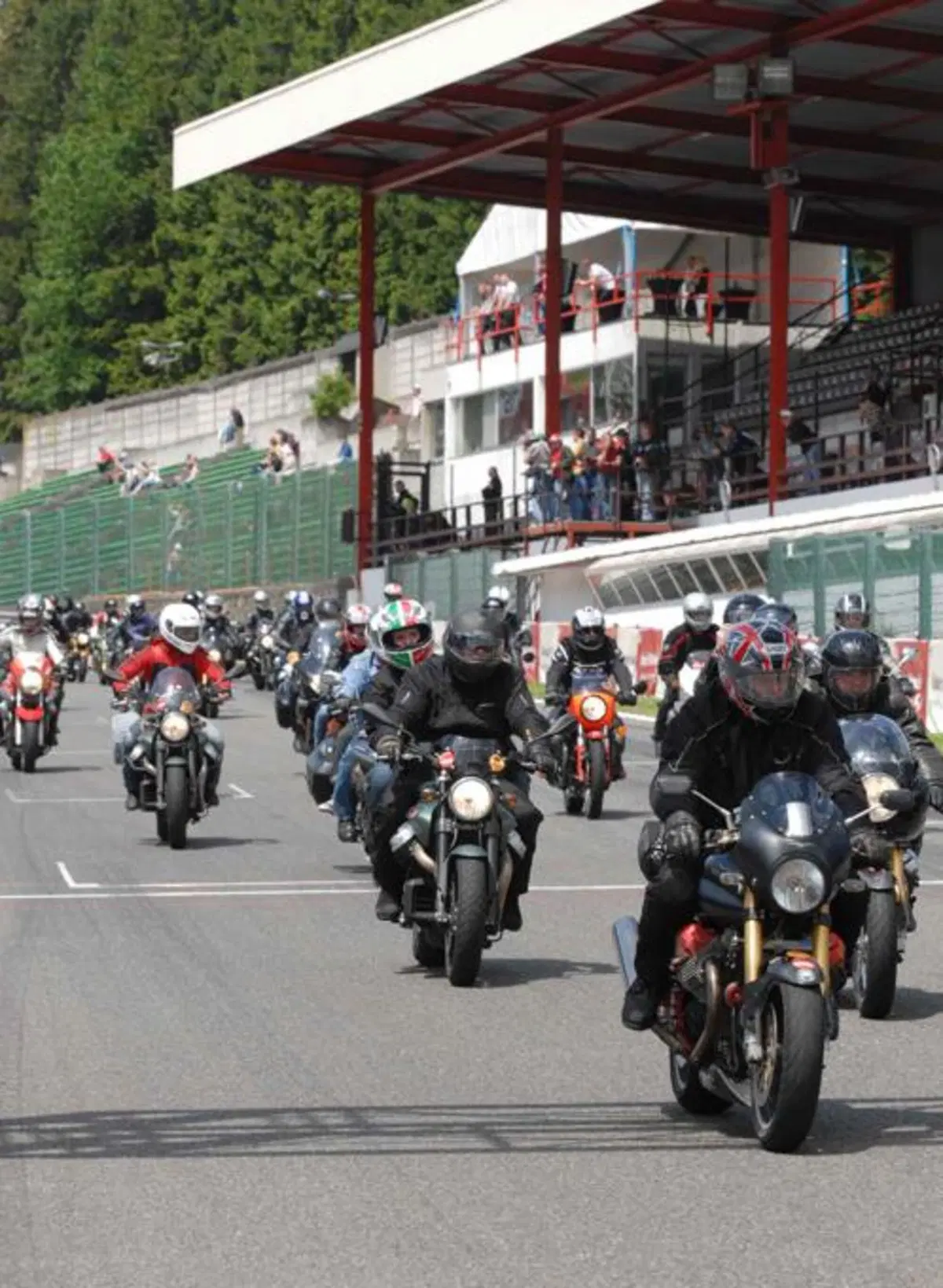 Moto Guzzi vince la 4 ore di Spa-Francorchamps