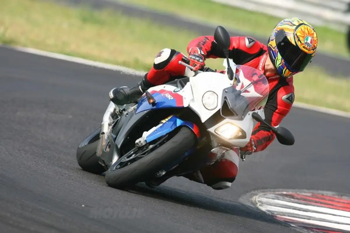 BMW S1000RR Superstock  (2)