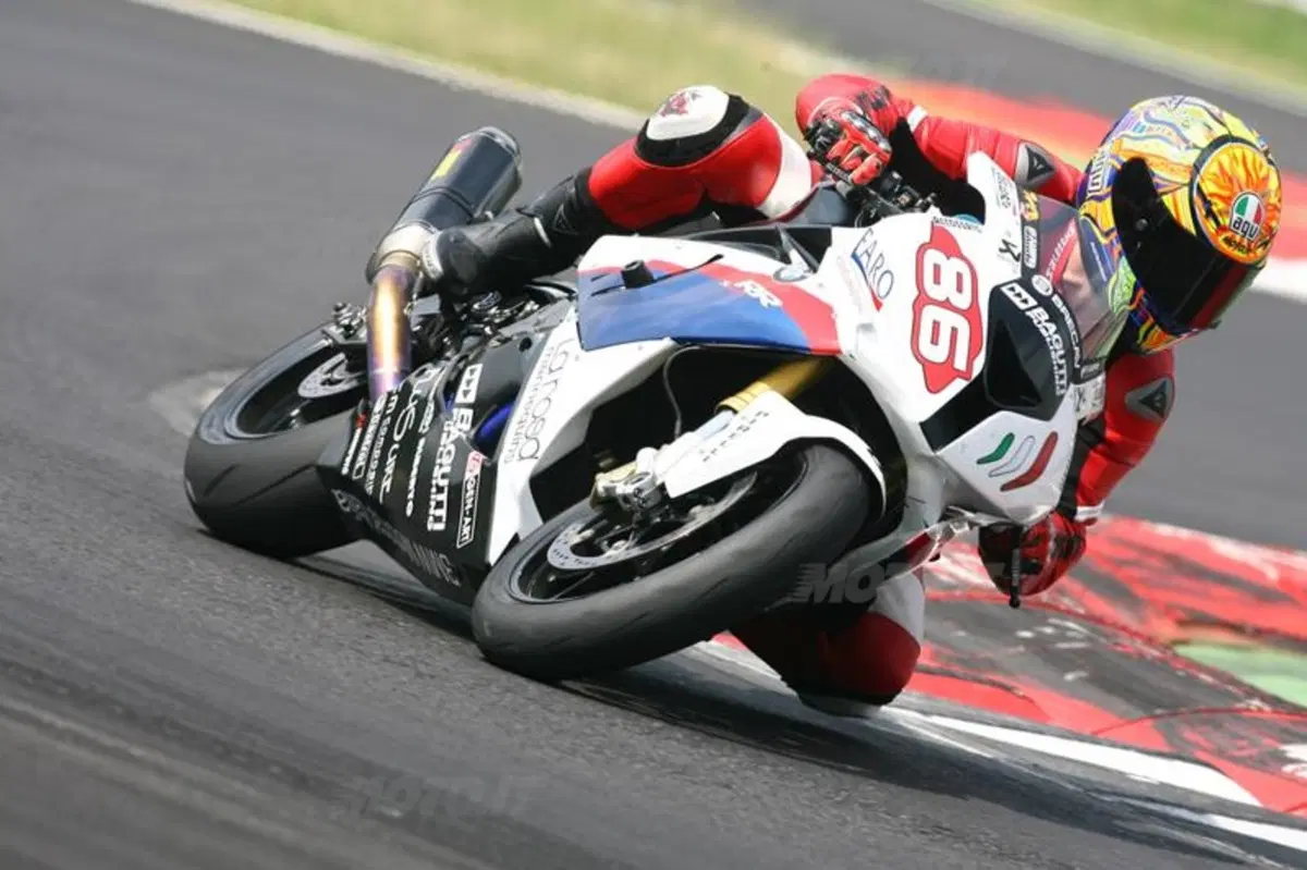 BMW S1000RR Superstock  (3)