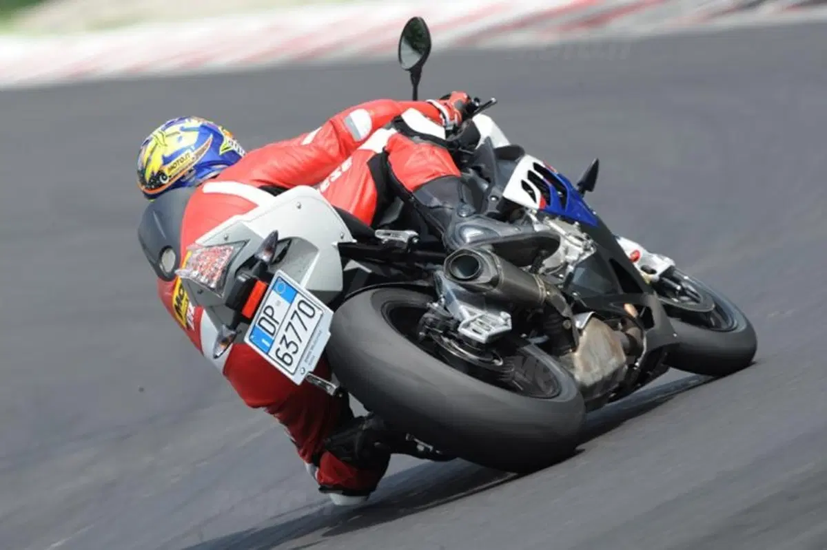 BMW S1000RR Superstock  (12)