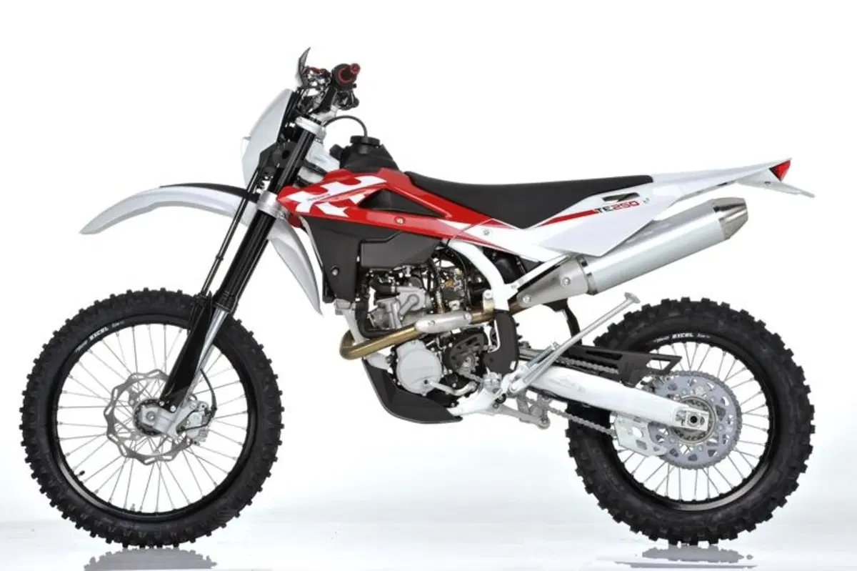 Le nuove Husqvarna TC 250, TE 250 e 310 2011 (19)