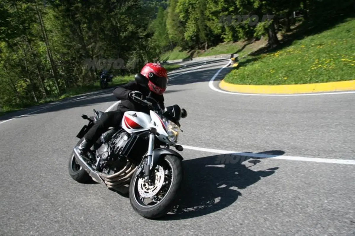 Honda Hornet 600  (2)