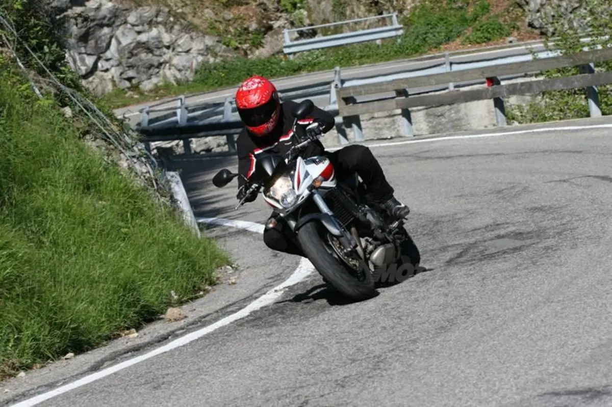 Honda Hornet 600  (3)
