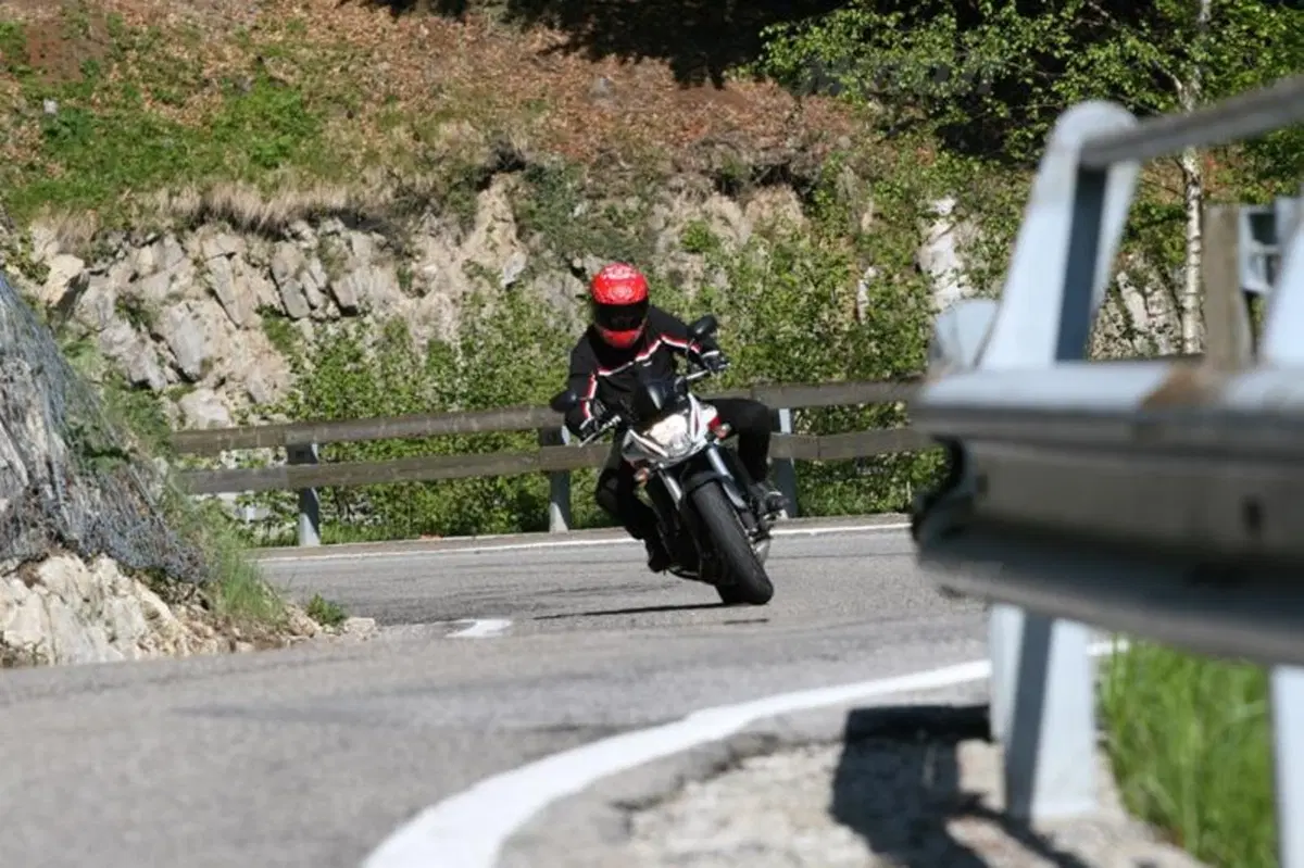 Honda Hornet 600  (12)