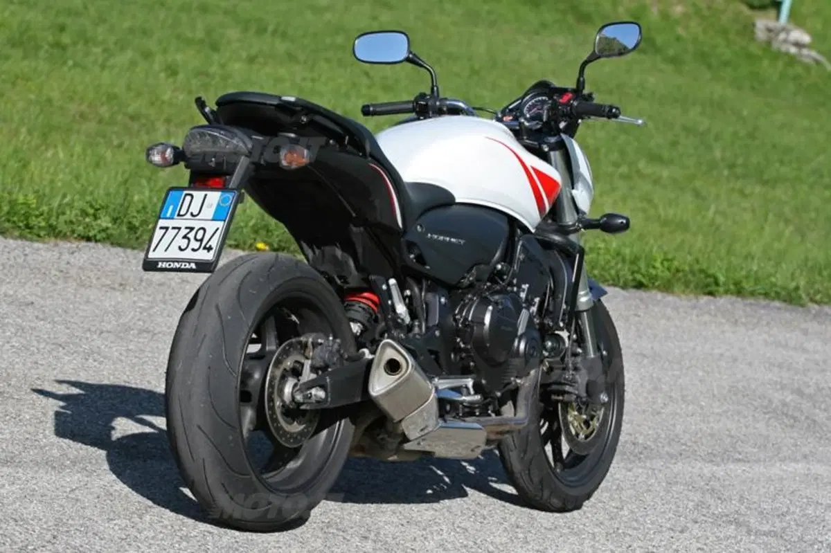 Honda Hornet 600  (18)