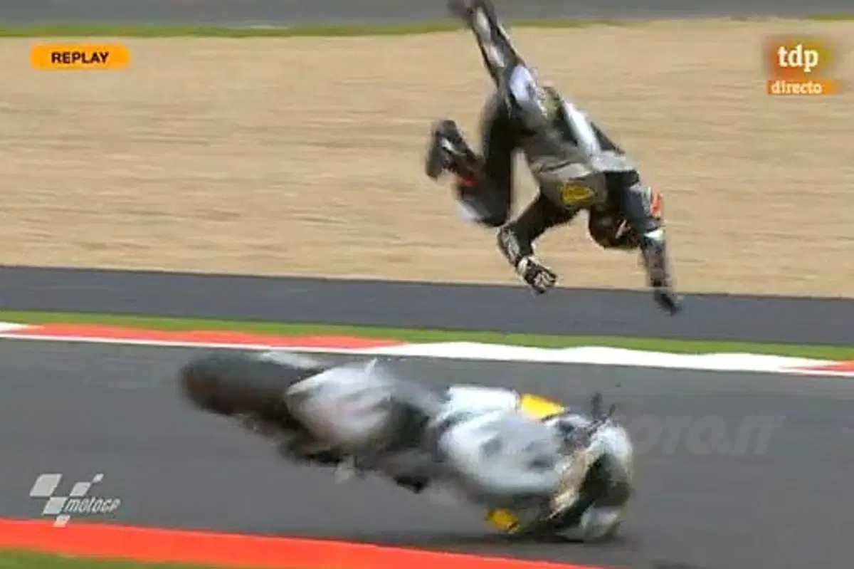 Frattura della vertebra per Aoyama nel GP di Silverstone (2)