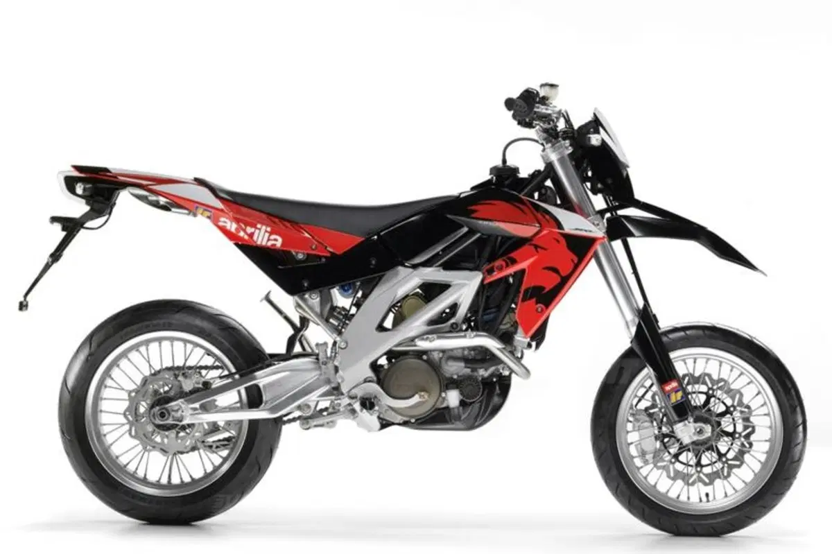 Ducati Hypermotard protagonista in Knight & Day (3)