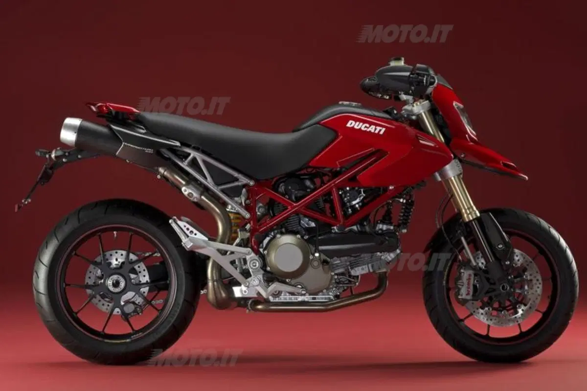 Ducati Hypermotard protagonista in Knight & Day (4)
