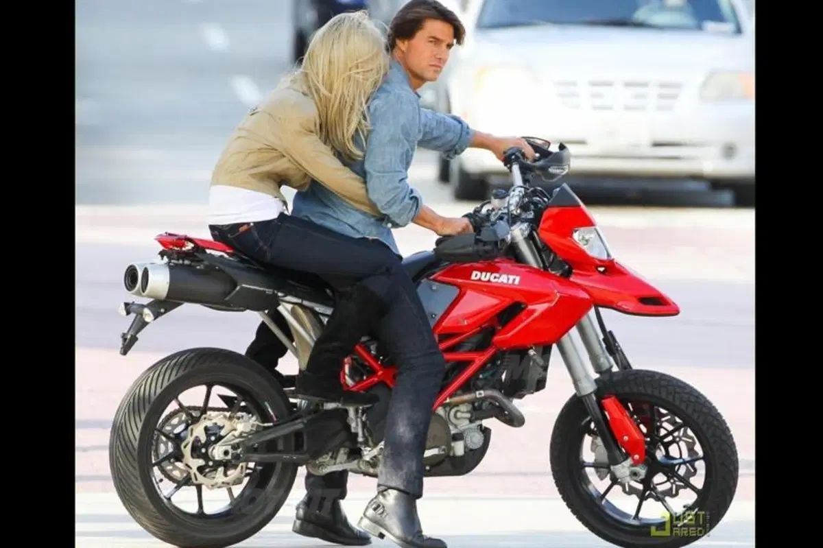Ducati Hypermotard protagonista in Knight & Day (5)