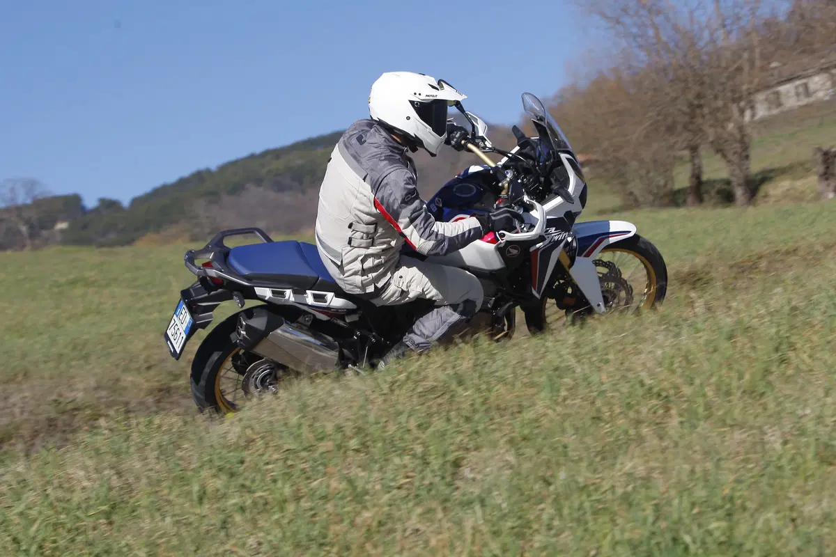 Honda Africa Twin CRF1000L vs BMW F800GS vs KTM 1190 ADV R (14)