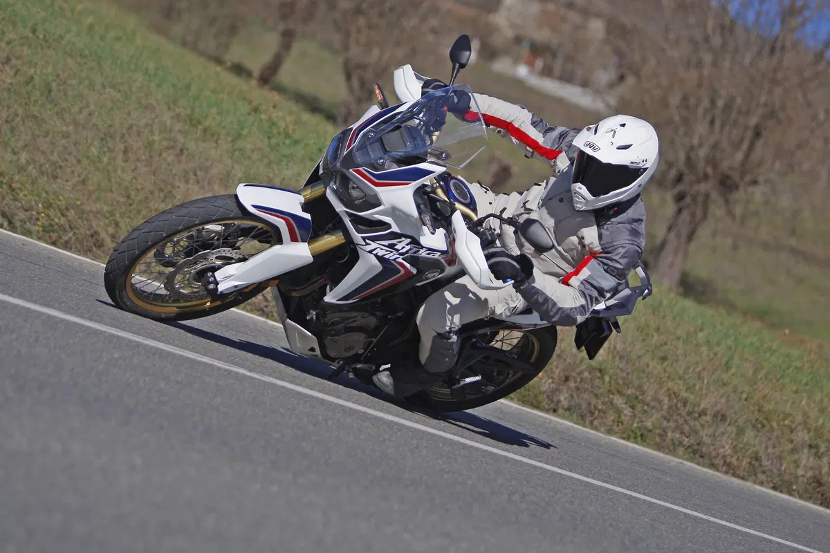 Honda Africa Twin CRF1000L vs BMW F800GS vs KTM 1190 ADV R (12)
