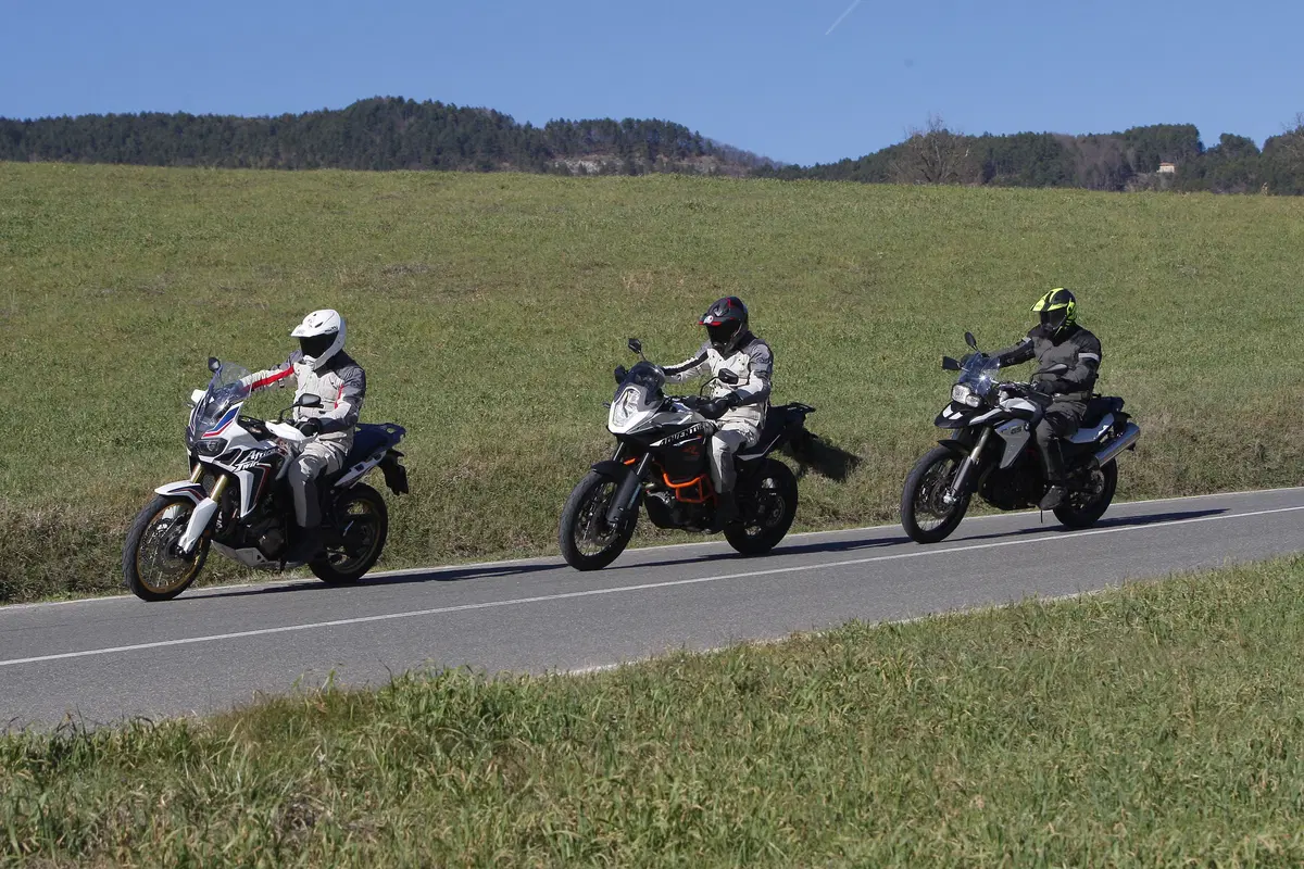 Honda Africa Twin CRF1000L vs BMW F800GS vs KTM 1190 ADV R (4)