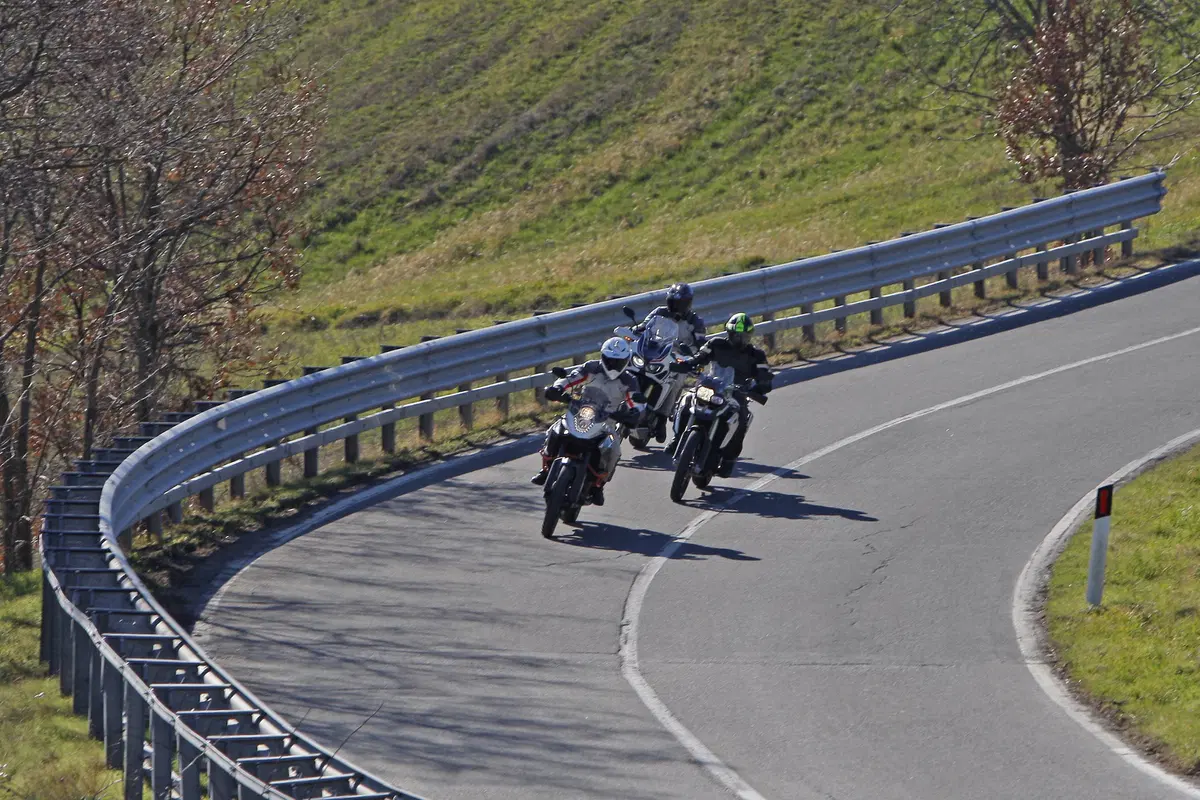 Honda Africa Twin CRF1000L vs BMW F800GS vs KTM 1190 ADV R (3)