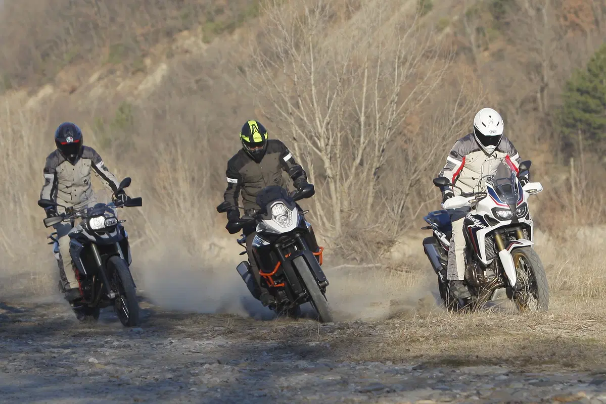 Honda Africa Twin CRF1000L vs BMW F800GS vs KTM 1190 ADV R (5)