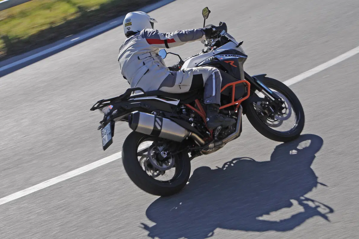 Honda Africa Twin CRF1000L vs BMW F800GS vs KTM 1190 ADV R (23)