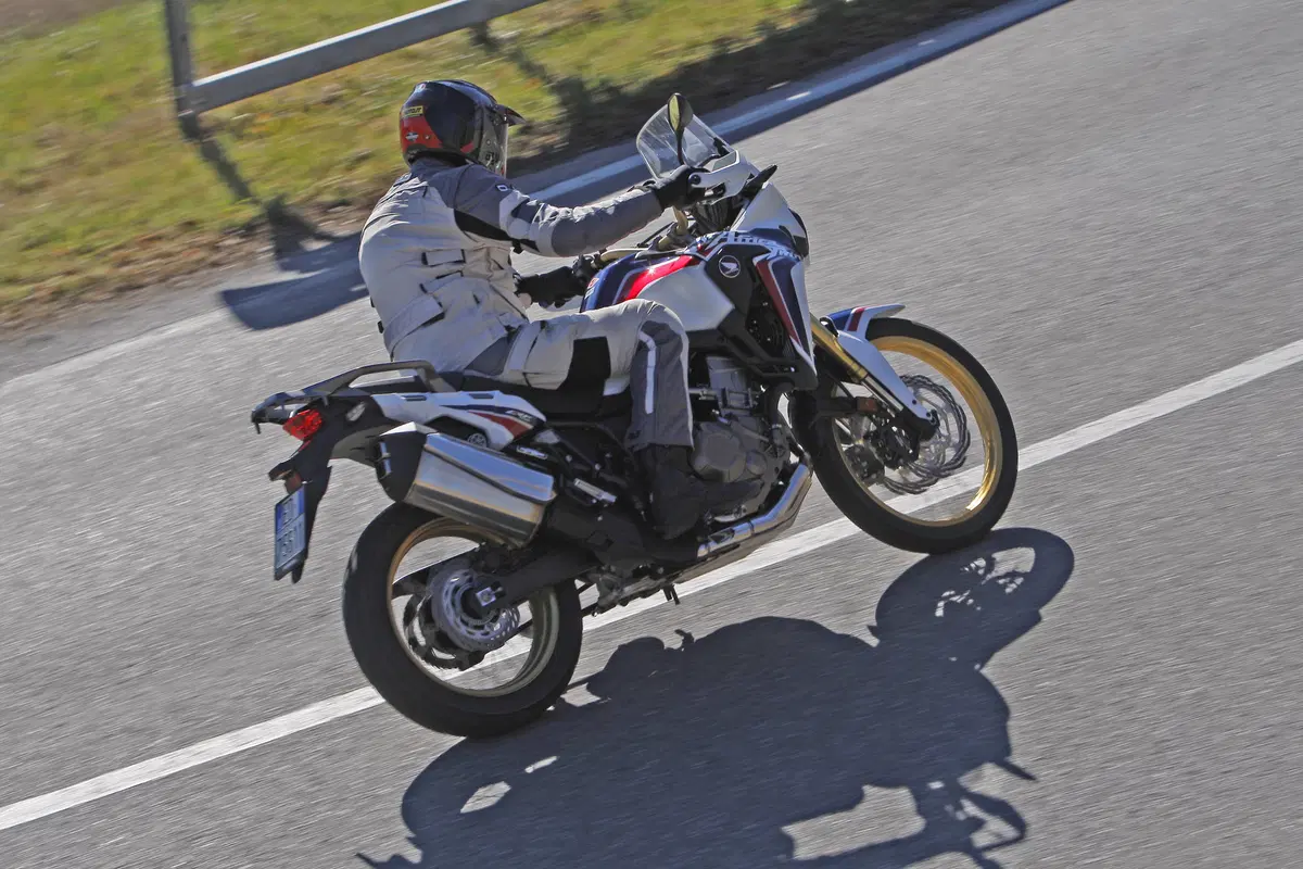 Honda Africa Twin CRF1000L vs BMW F800GS vs KTM 1190 ADV R (16)