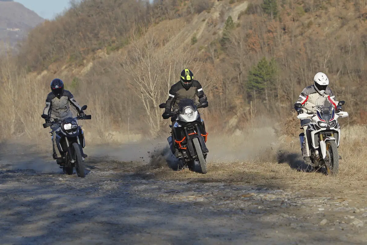 Honda Africa Twin CRF1000L vs BMW F800GS vs KTM 1190 ADV R (8)