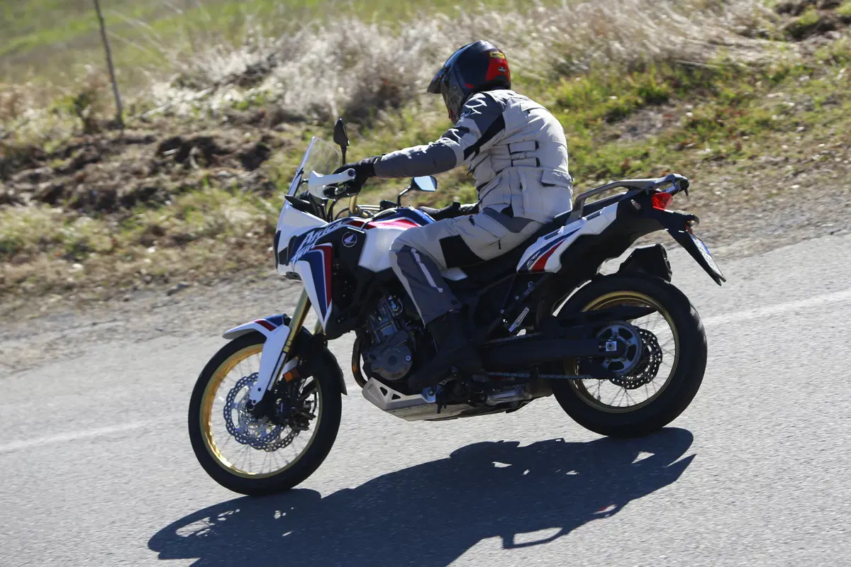 Honda Africa Twin CRF1000L vs BMW F800GS vs KTM 1190 ADV R (18)