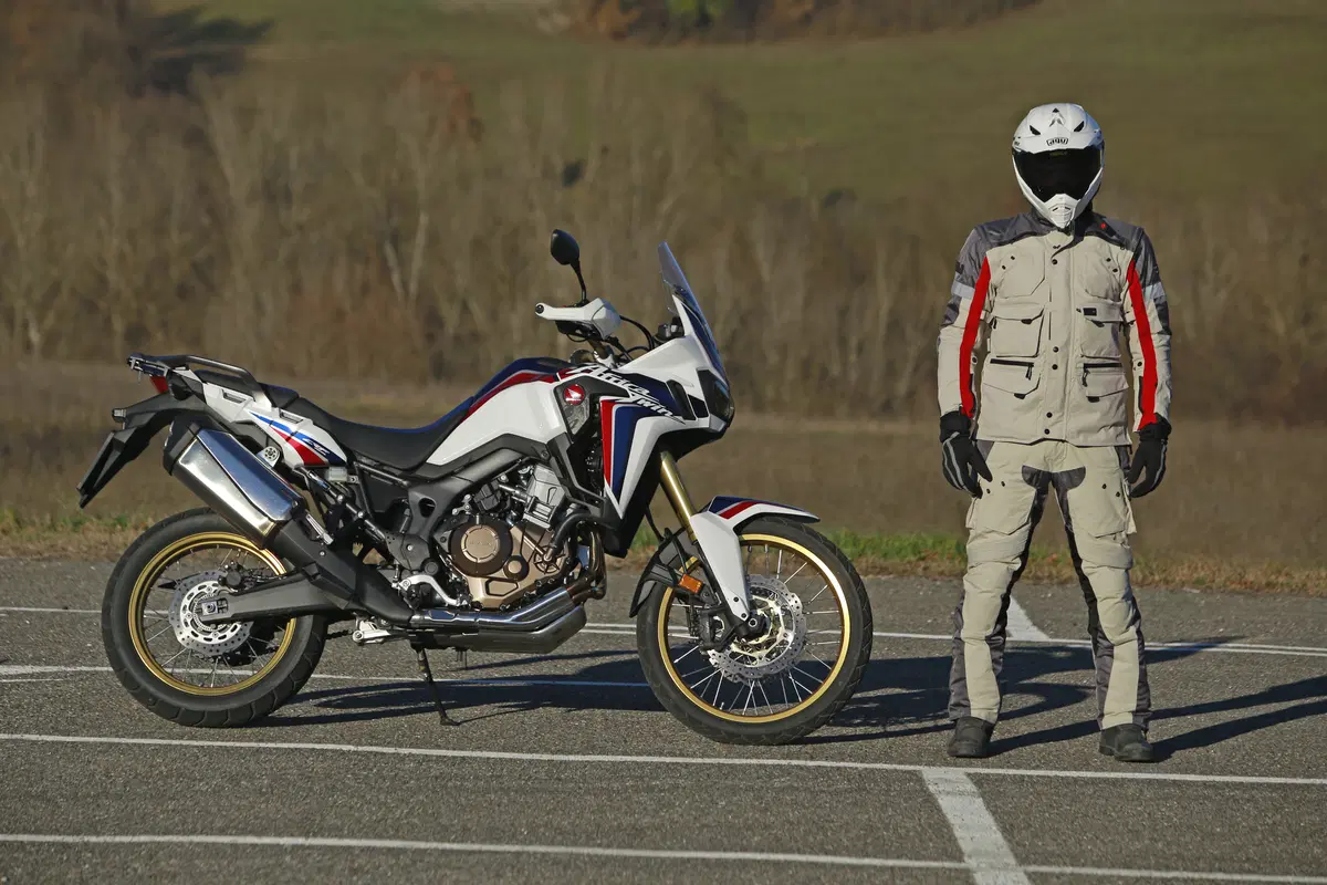 Honda Africa Twin CRF1000L vs BMW F800GS vs KTM 1190 ADV R (36)