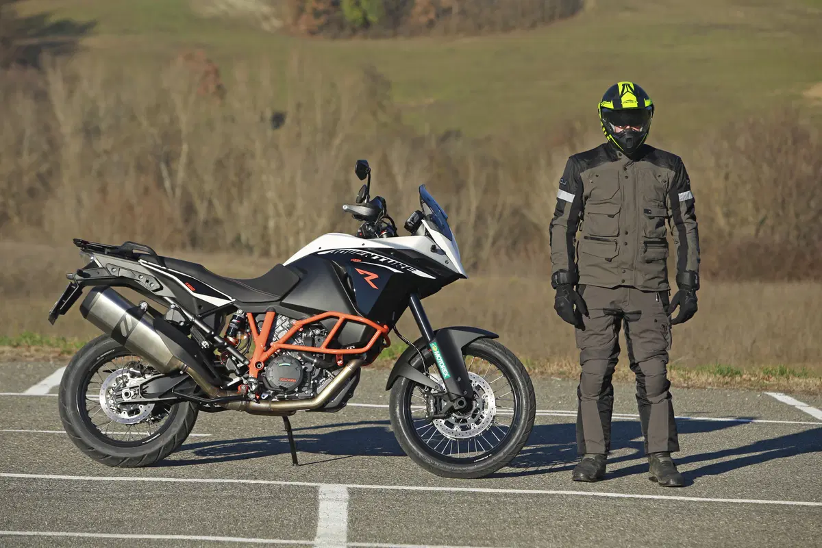 Honda Africa Twin CRF1000L vs BMW F800GS vs KTM 1190 ADV R (38)