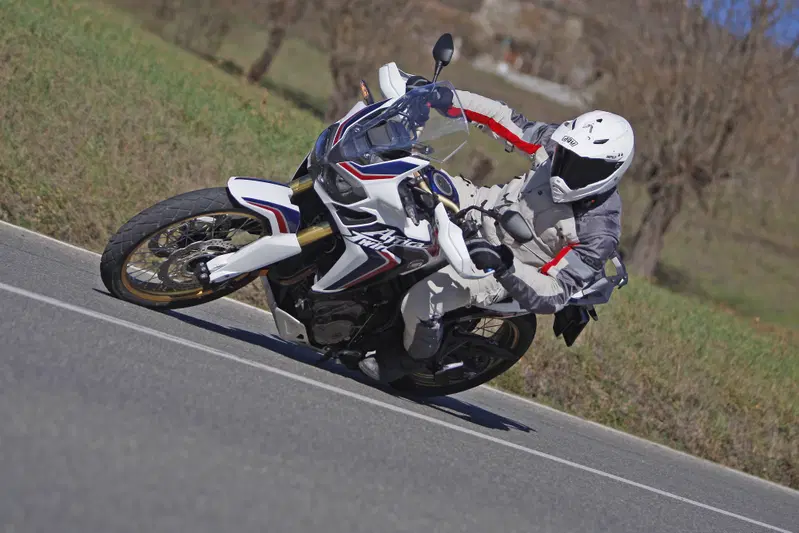 Il confort sulla Honda &egrave; di alto livello. Zero vibrazioni e una buona protezione dall'aria rendono un piacere viaggiare 