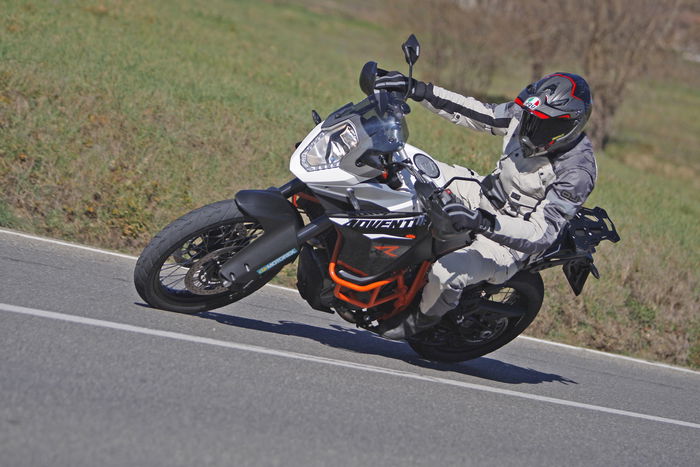 La KTM costa cara, ma ha un equipaggiamento completo e ottime finiture