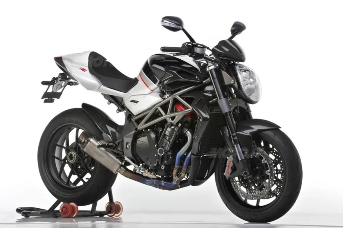 MV Agusta Corse presenta il kit Cannonball 